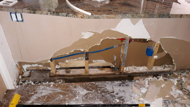 Best Sewage cleanup and water damage restoration  in Bakersfield, CA